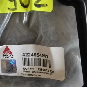 4224954М1 Гарнитура на капака на двигателя